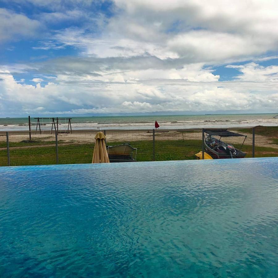 Timur Bay Sea View & Pool View 2br Family