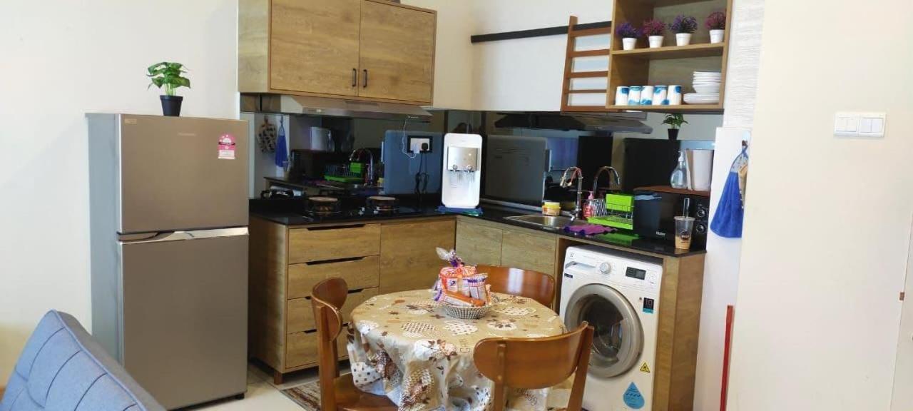 Timur Bay Sea View & Pool View 2br Family Apartment Kampung Saberang Balok