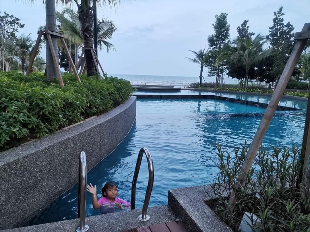 Timur Bay Sea View & Pool View 2br Family Apartment Kampung Saberang Balok